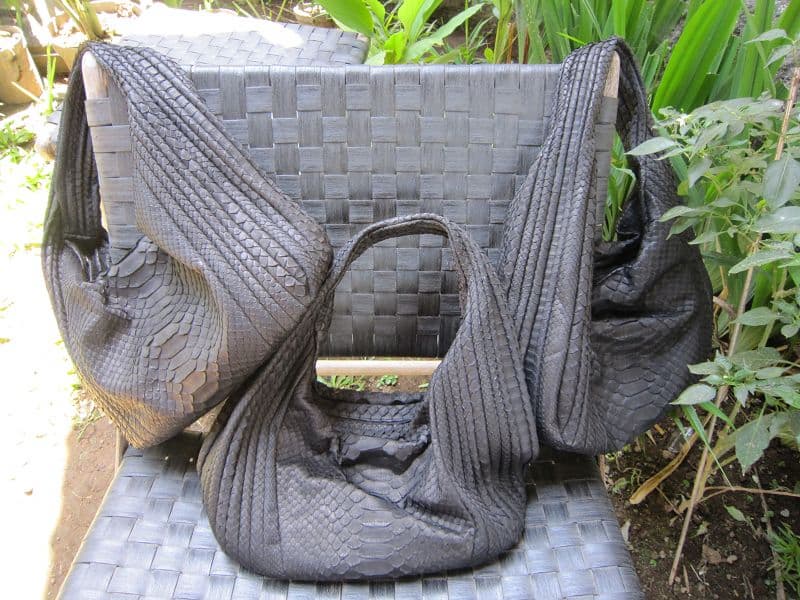 Handmade woman Python genuine tote bag evenning bag full Snakeskin crossbody Shoulder bag leather Black